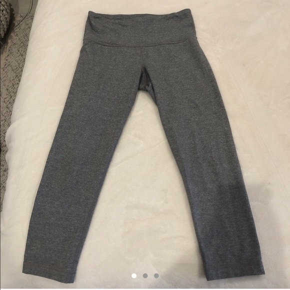 lululemon athletica Pants - Lululemon Capri pants